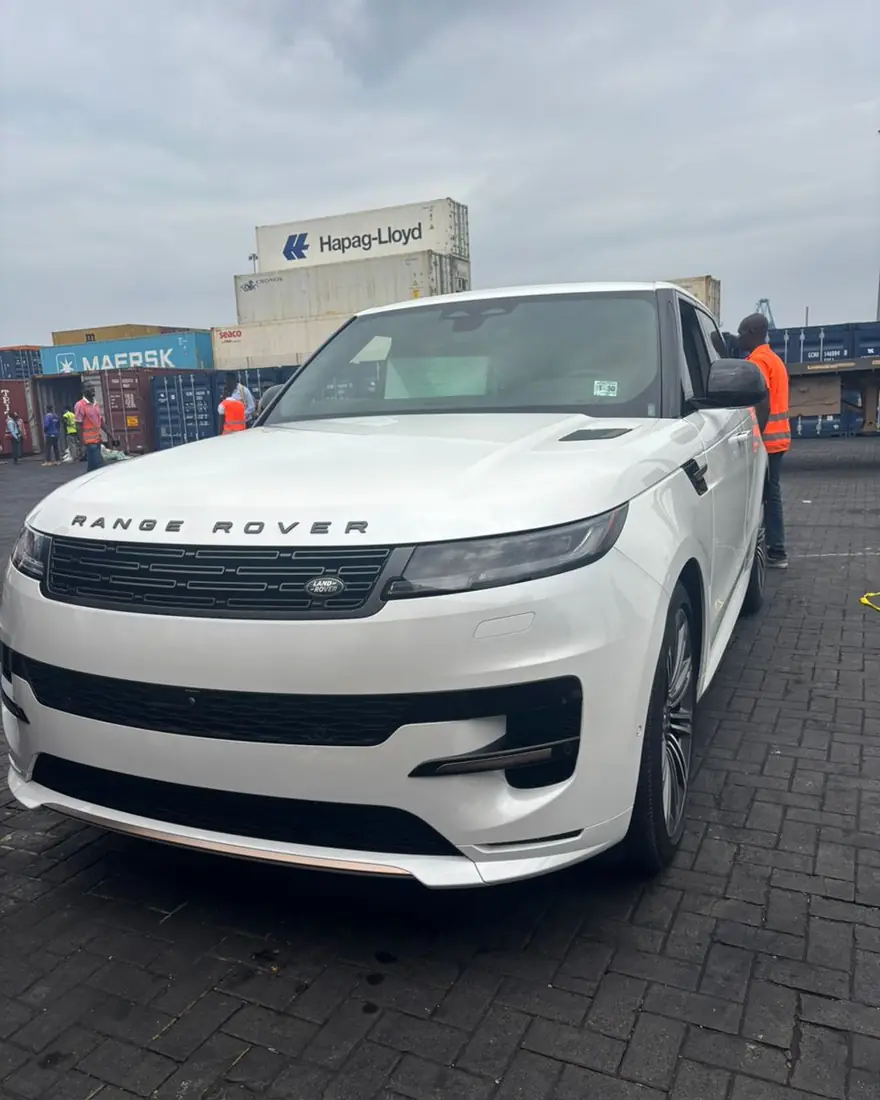 A Range Rover at the container yard